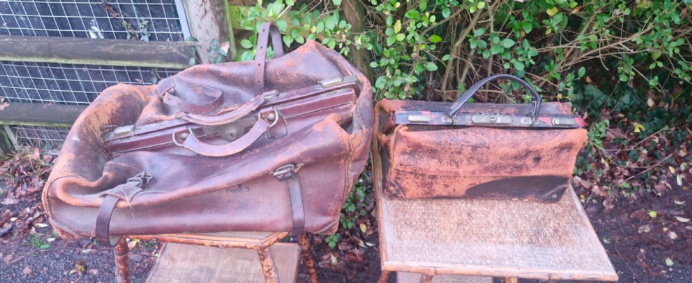 2 late Victorian leather bags. View II
