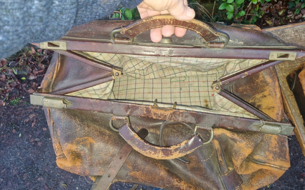 2 late Victorian leather bags. View III