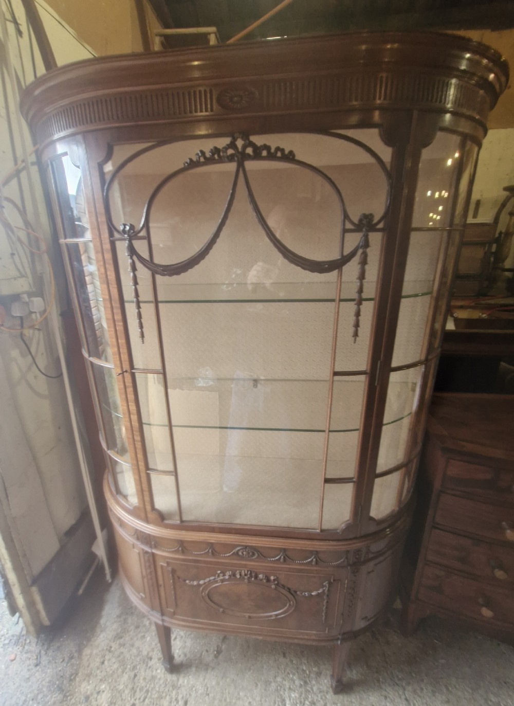 Edwardian mahogany display cabinet by Waring & Gillow. View VII