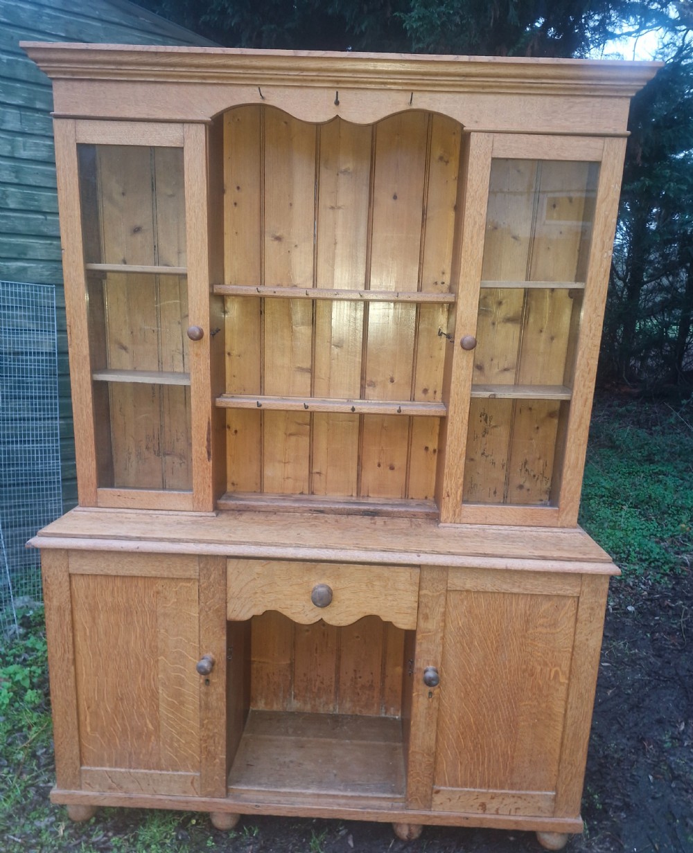 Edwardian oak farmhouse kitchen dresser.  View VI