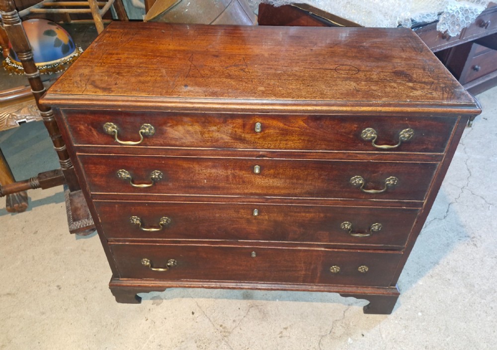 Late Georgian mahogany chest of 4 drawers.