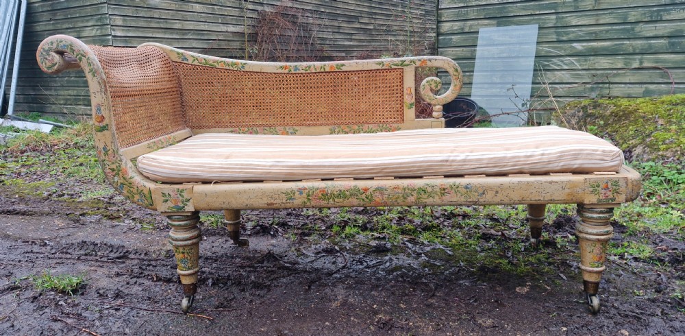 Regency painted chaise longue. 