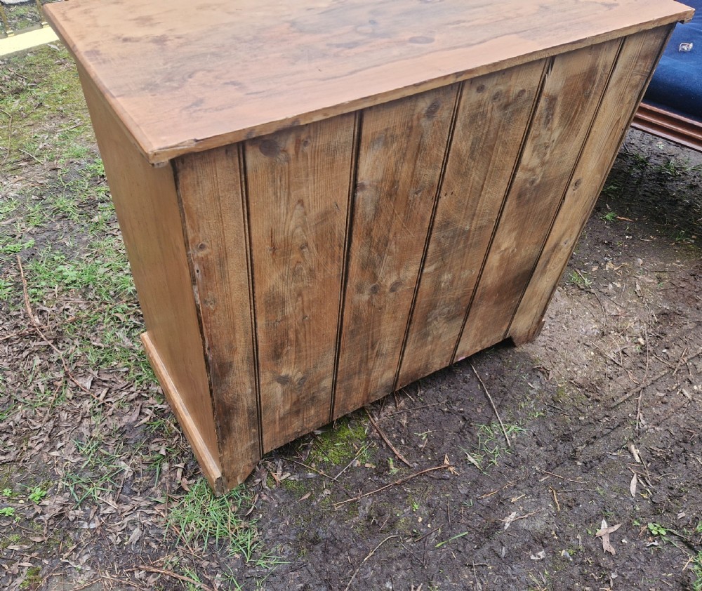 Small Victorian pine chest of drawers.  View II