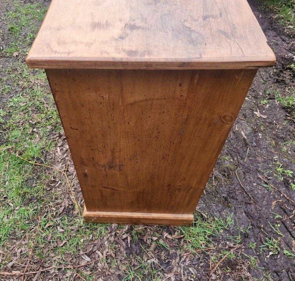Small Victorian pine chest of drawers.  View IV