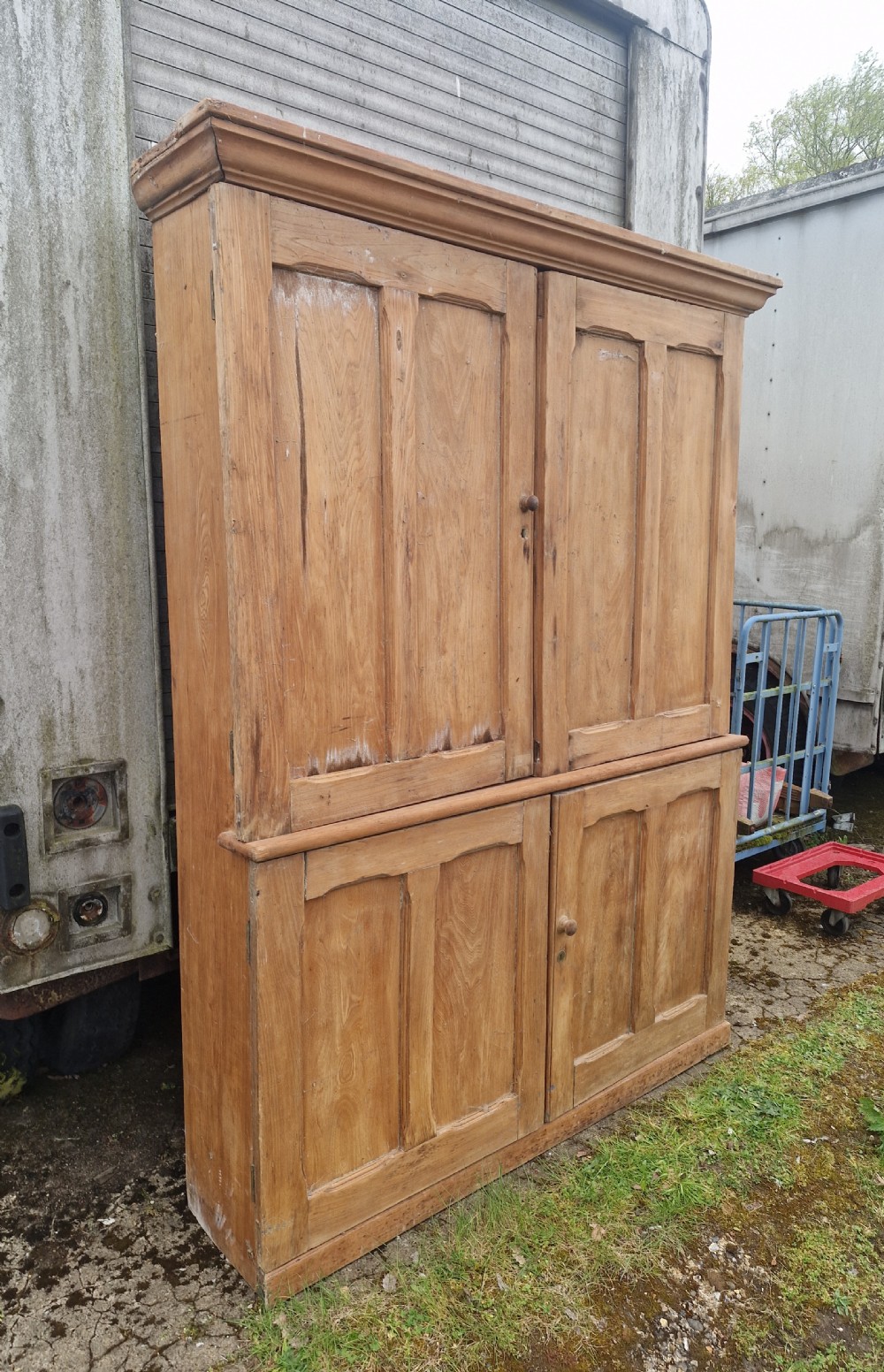 Large 4 door housekeepers cupboard.  View VI