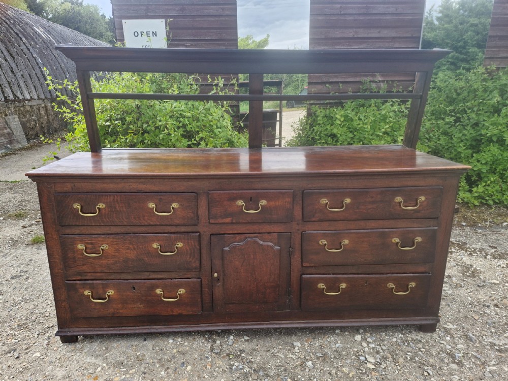 Early 19th century oak dresser with rack. View IV