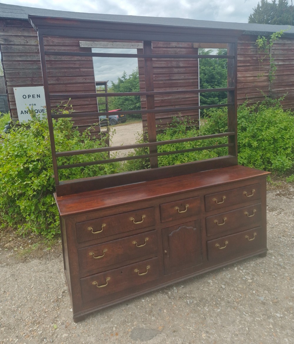 Early 19th century oak dresser with rack. View XII