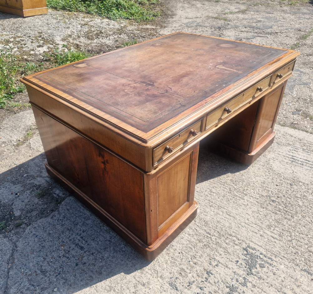 Victorian mahogany double pedestal partners writing desk  View IX