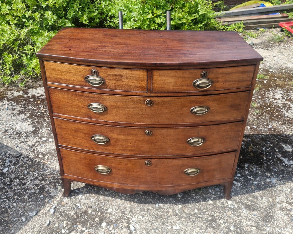 Regency mahogany bow front chest of drawers. 