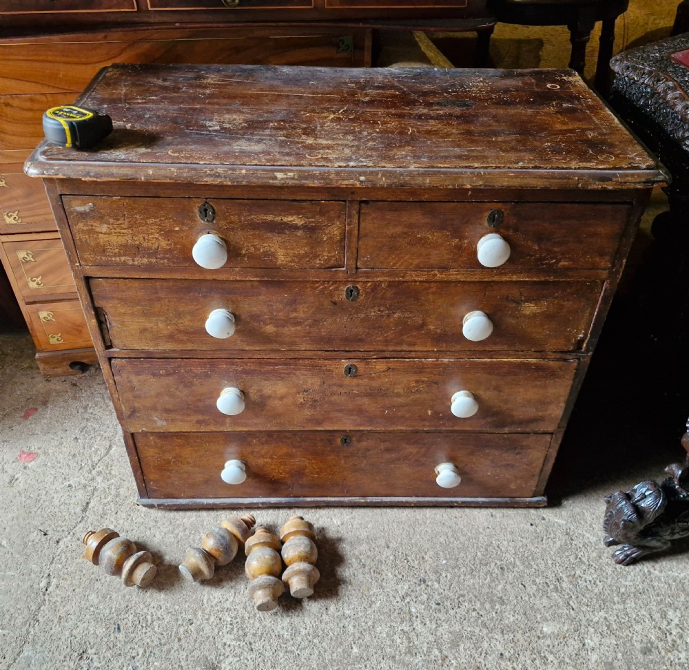 Victorian pine chest of drawers. 