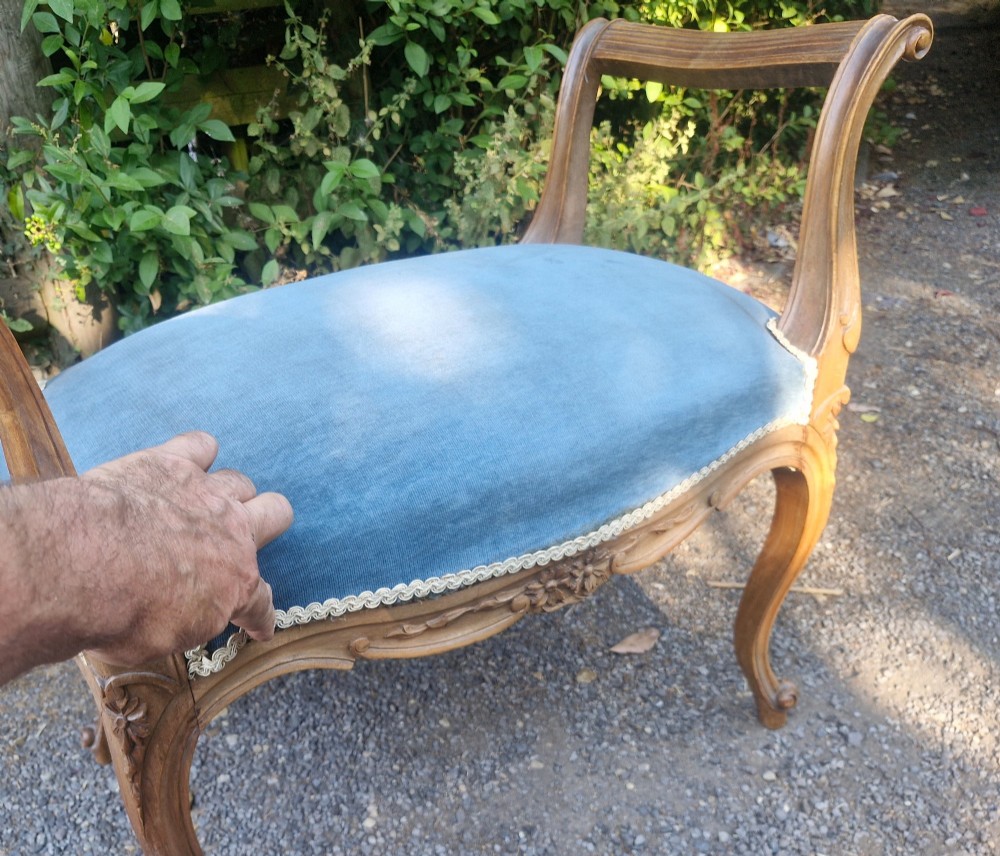 Carved walnut free standing dressing stool View V