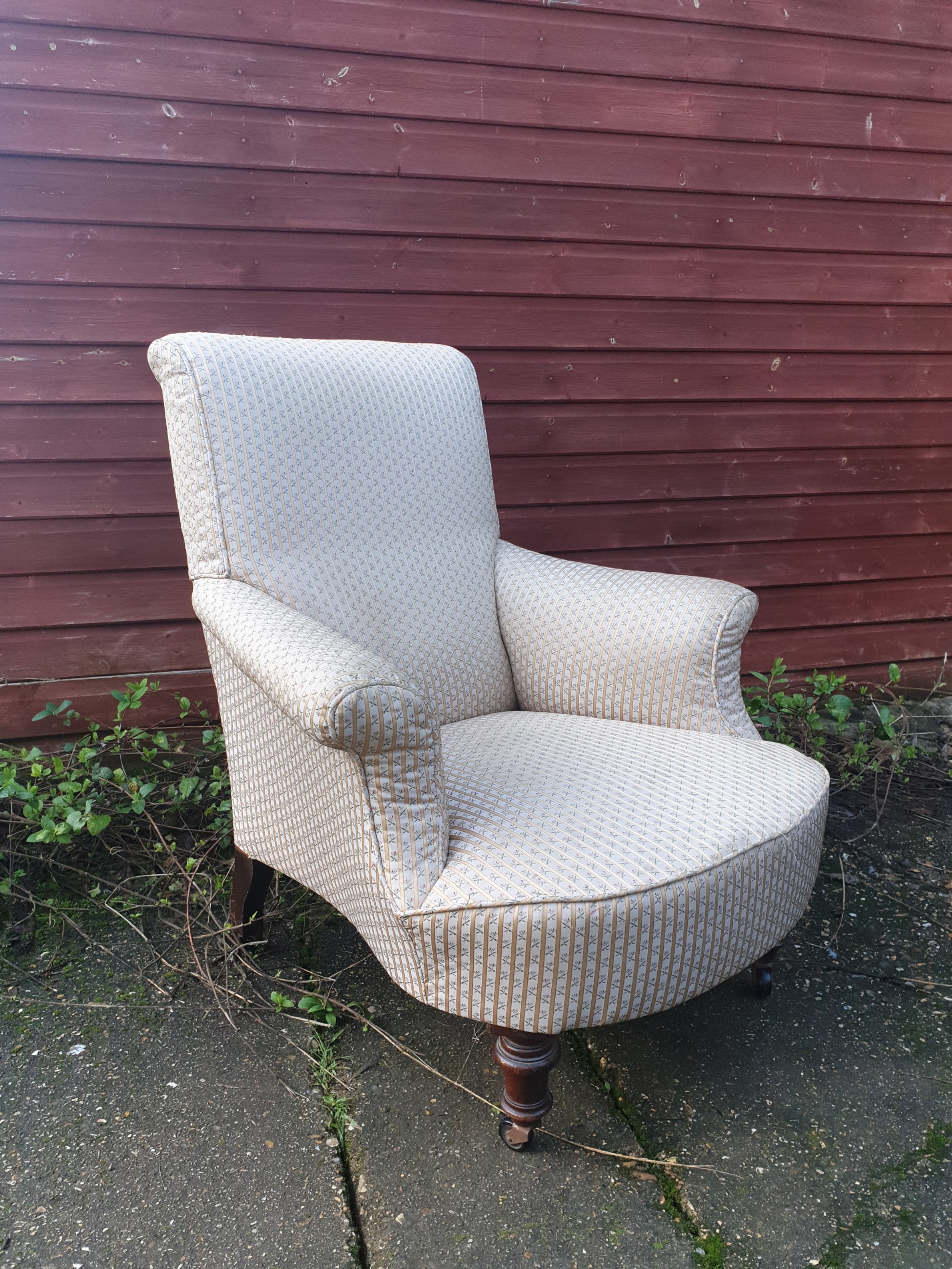 Upholstered Easy Armchair | 671240 | Sellingantiques.co.uk