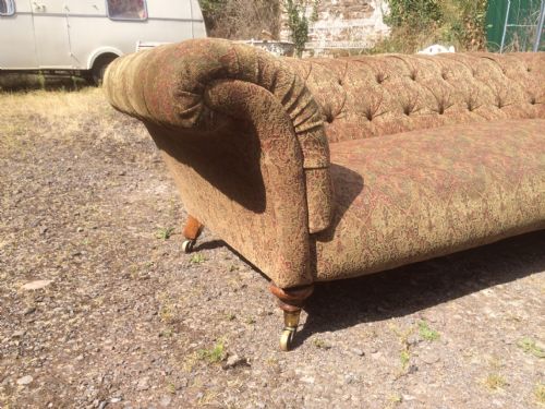 Howard Sofa