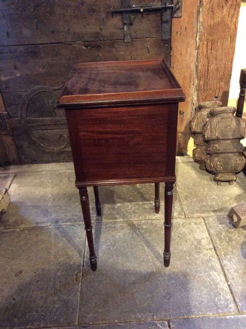 REGENCY MAHOGANY BEDSIDE CABINET - ADDITIONAL PHOTO 1