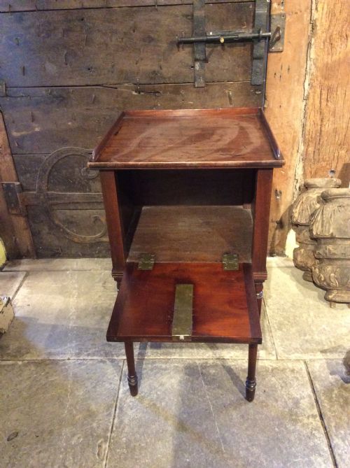 REGENCY MAHOGANY BEDSIDE CABINET - ADDITIONAL PHOTO 7