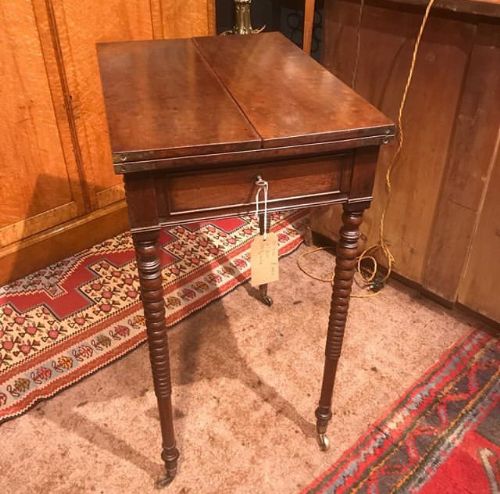 A 19thc Plum Pudding Mahogany Lamp Table