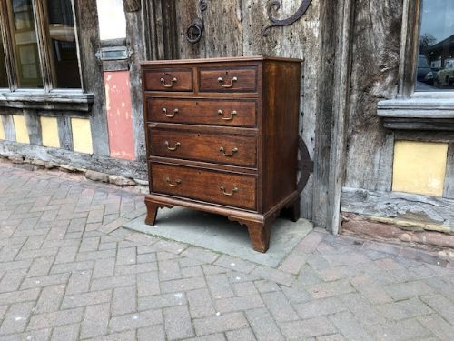 Oak  and Crossbanded 5 Drawer Chest of Drawer