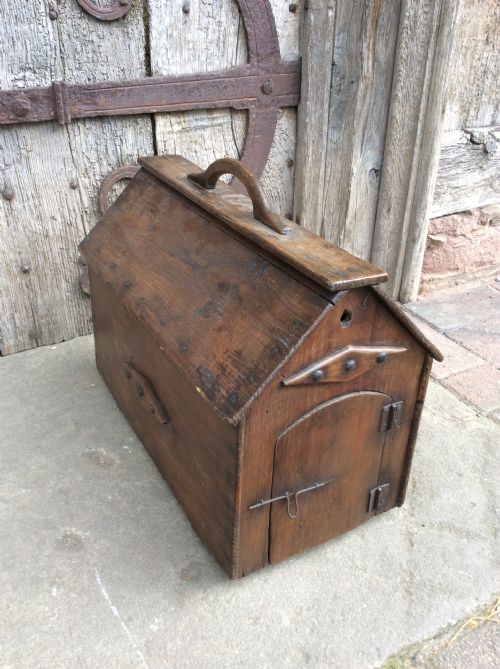 Victorian Ferret Box in Pine