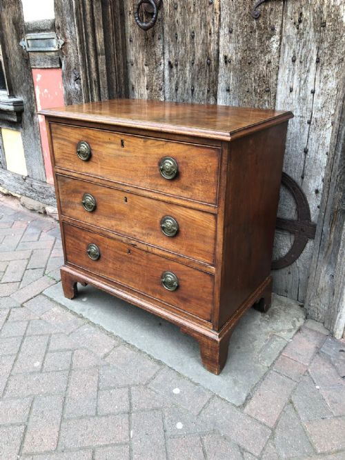 A Regency Mahogany Chest of Drawers