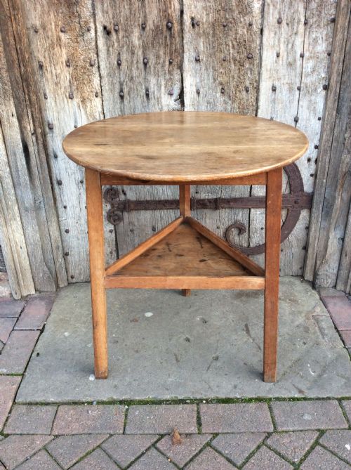An Early 20thc Oak Cricket Table