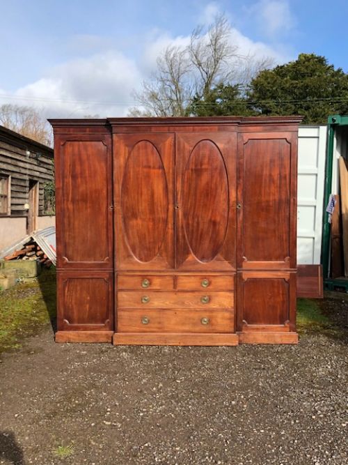 An 18thc Chippendale Period Mahogany Breakfront Wardrobe