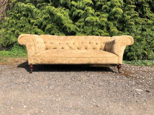 A Very Good Quality 19thc Chesterfield Sofa