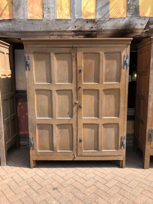 A 17thc Oak Cupboard C. 1640. Ex. St John’s College Oxford