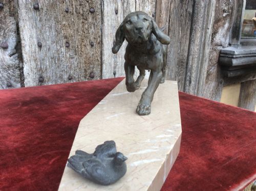 A 20THC BRONZE OF A WORKING DOG ON MARBLE PLINTH - ADDITIONAL PHOTO 5