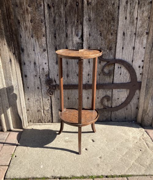 A 19th Century Burr Elm Heart-shaped 2 Tier Etagere