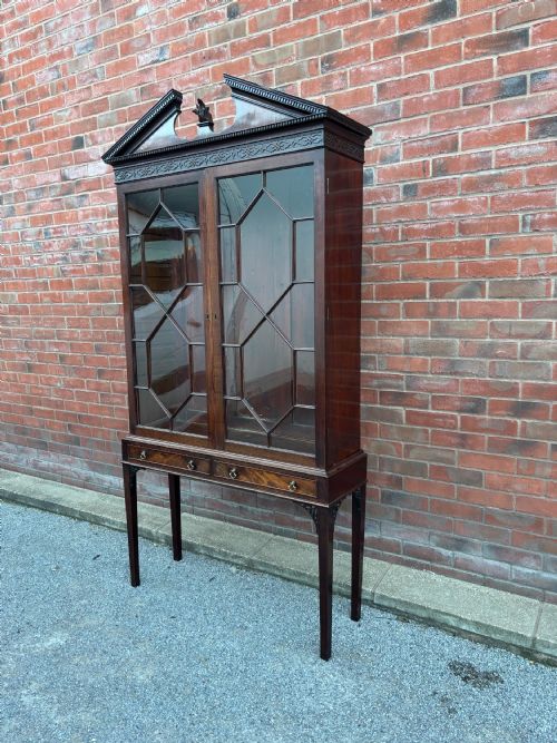 18TH CENTURY CHIPPENDALE PERIOD MAHOGANY CABINET ON STAND - ADDITIONAL PHOTO 1