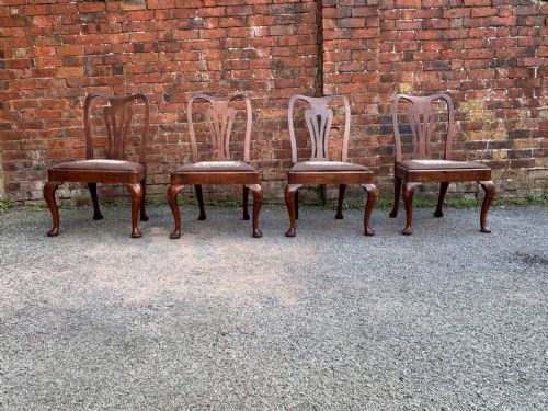 A SET OF FOUR 18TH CENTURY GEO II WALNUT CHAIRS - ADDITIONAL PHOTO 5