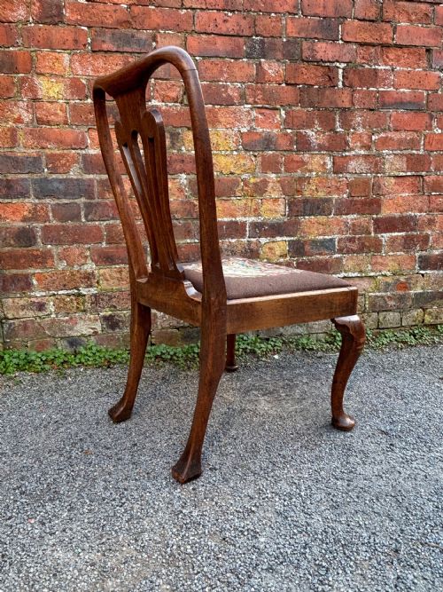 A SET OF FOUR 18TH CENTURY GEO II WALNUT CHAIRS - ADDITIONAL PHOTO 3