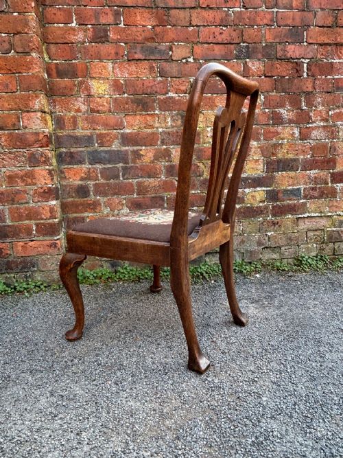 A SET OF FOUR 18TH CENTURY GEO II WALNUT CHAIRS - ADDITIONAL PHOTO 4