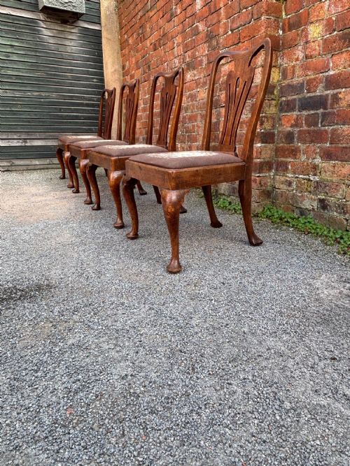 A SET OF FOUR 18TH CENTURY GEO II WALNUT CHAIRS - ADDITIONAL PHOTO 7