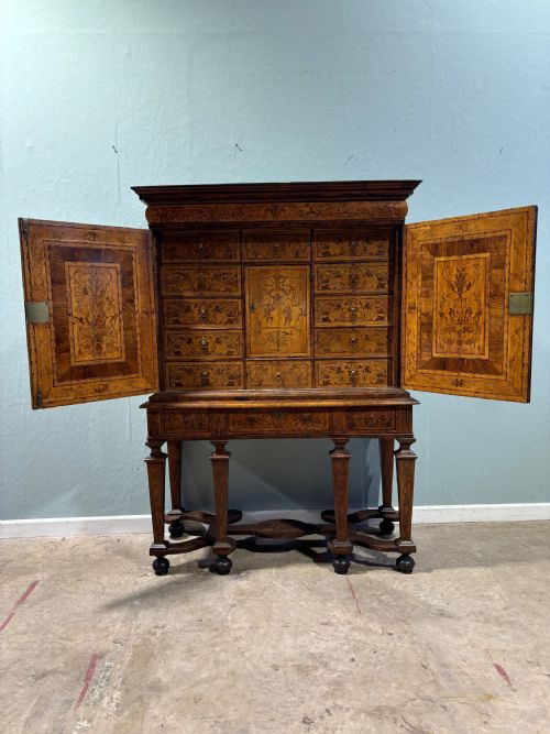 17TH CENTURY SEAWEED MARQUETRY WALNUT CABINET ON STAND - ADDITIONAL PHOTO 8