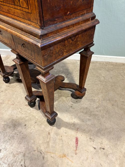 17TH CENTURY SEAWEED MARQUETRY WALNUT CABINET ON STAND - ADDITIONAL PHOTO 4