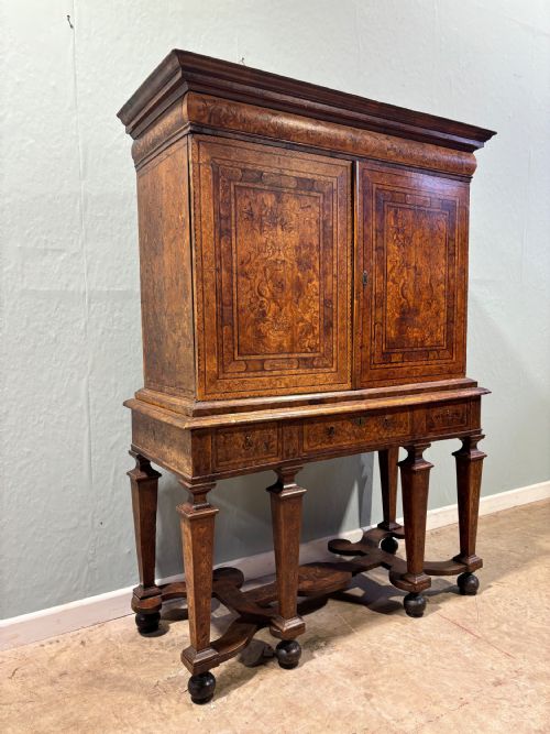 17TH CENTURY SEAWEED MARQUETRY WALNUT CABINET ON STAND - ADDITIONAL PHOTO 1