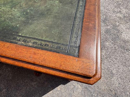 19TH CENTURY OAK PARTNERS DESK BY T WILSON - ADDITIONAL PHOTO 8