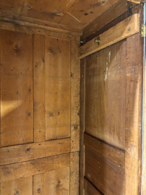 18TH CENTURY CHANNEL ISLANDS WARDROBE - ADDITIONAL PHOTO 8