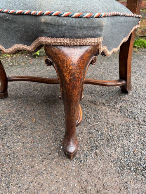 SET OF SIX 18TH CENTURY WALNUT ITALIAN CHAIRS - ADDITIONAL PHOTO 3