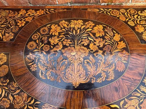 17TH CENTURY FLORAL MARQUETRY CHEST OF DRAWERS - ADDITIONAL PHOTO 6