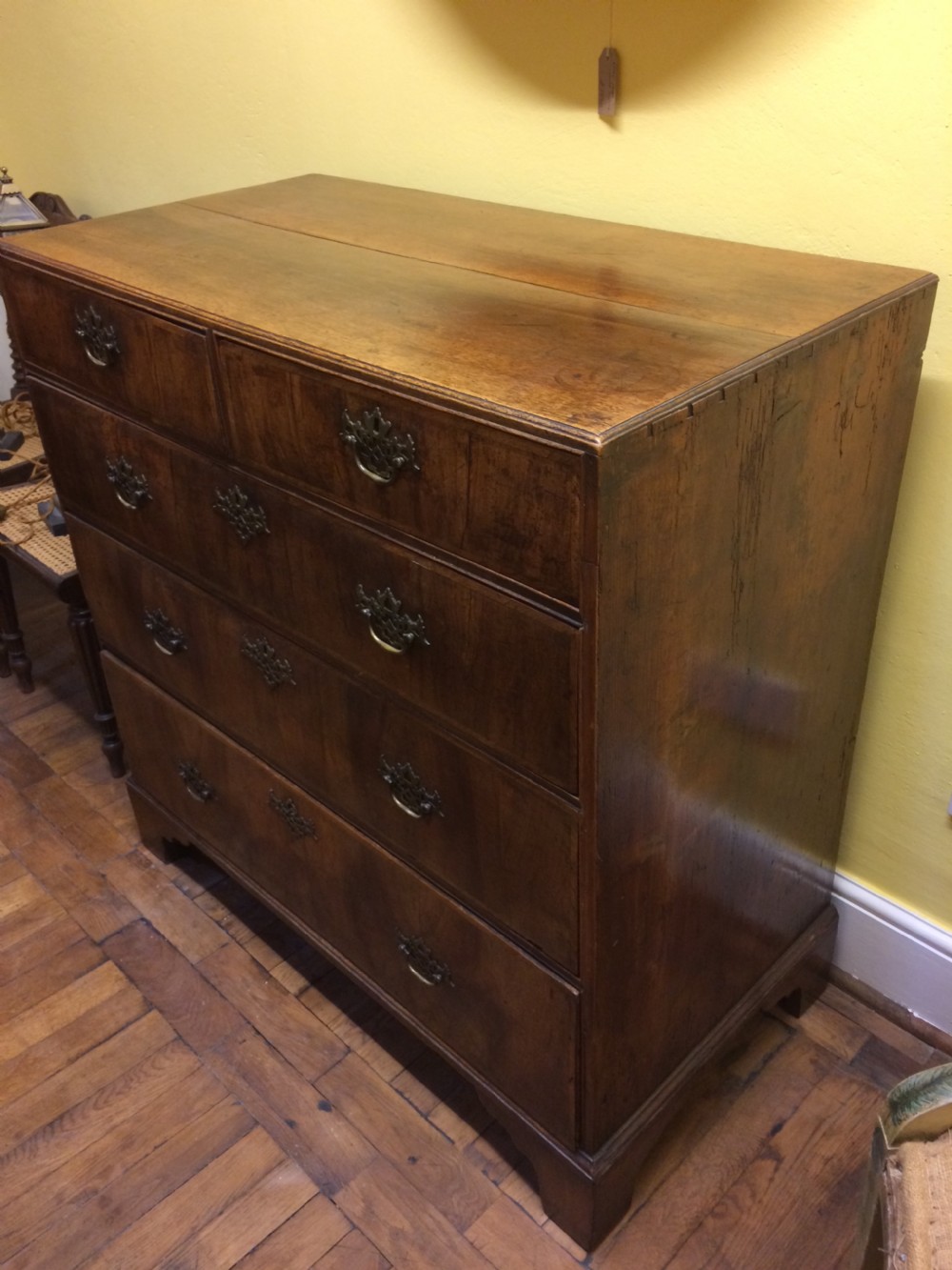 18thC Walnut chest of drawers View IV