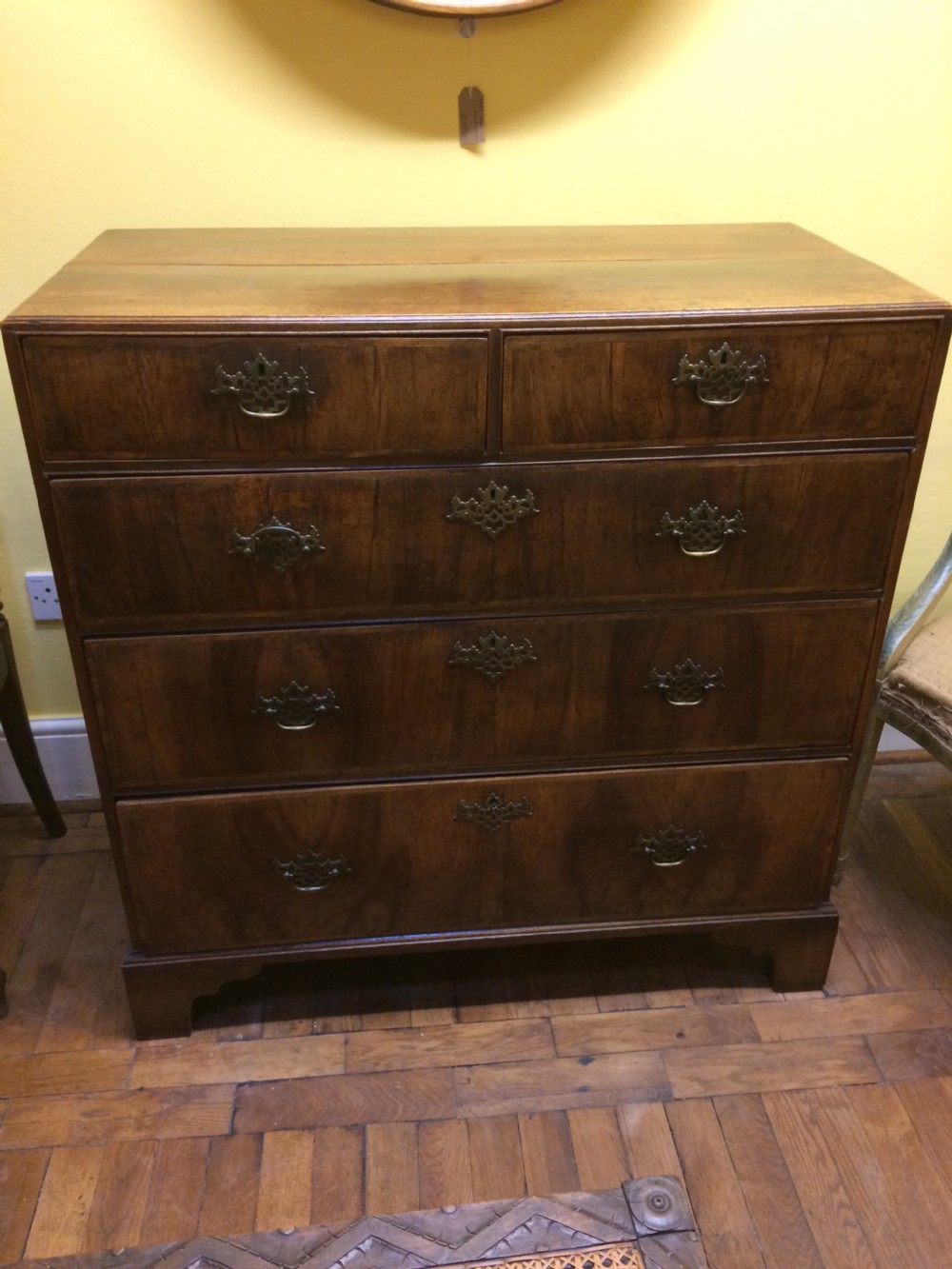 18thC Walnut chest of drawers View VII