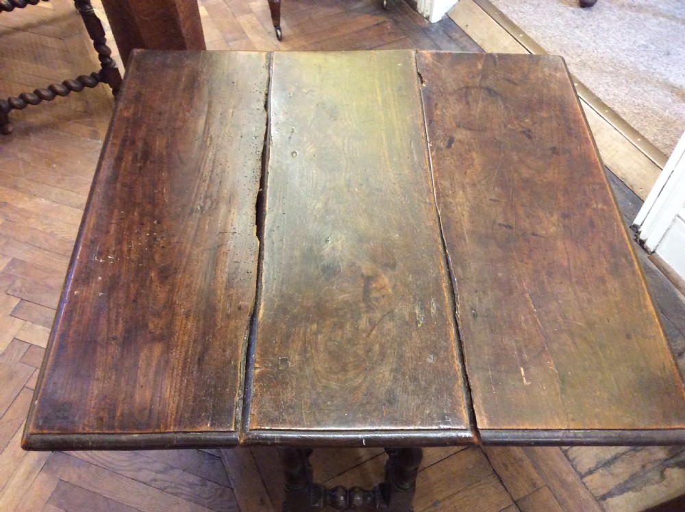 Late 17thC Elm gateleg table with broganza feet c. 1680 View VI