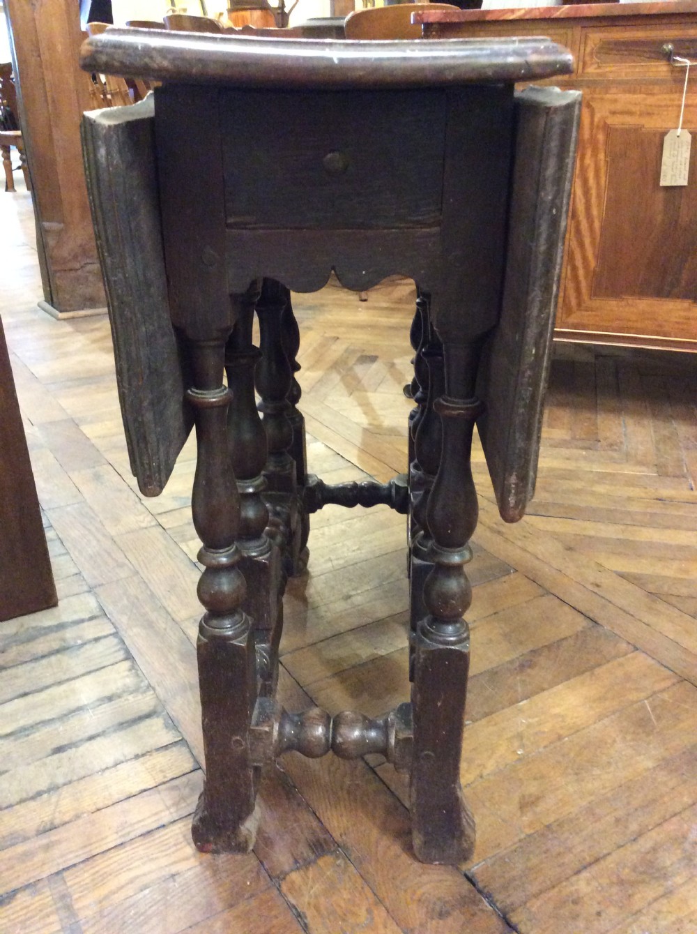 Late 17thC Elm gateleg table with broganza feet c. 1680 View VII