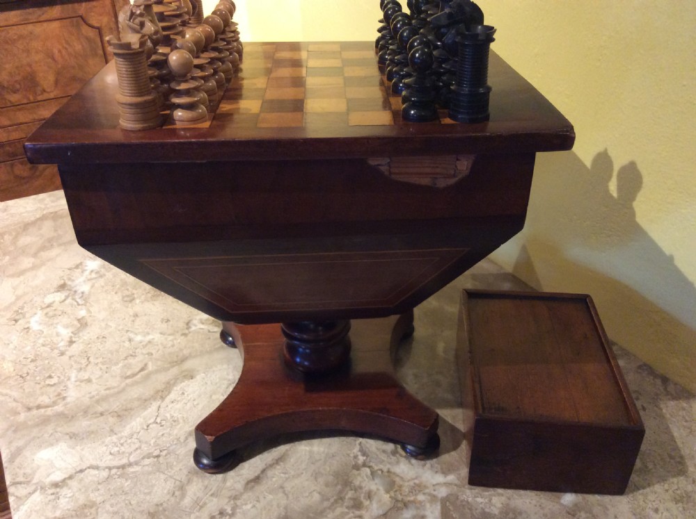 19thC Mahogany, rosewood and maple chess set View VII