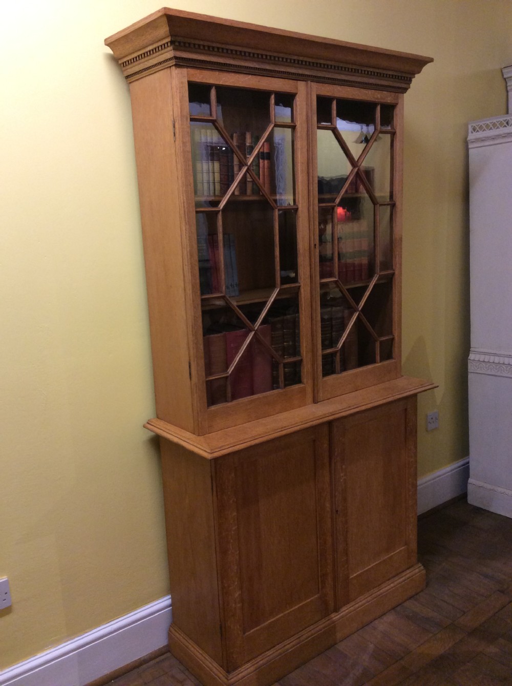 19thC  Oak 2 door bookcase with astrical glazing