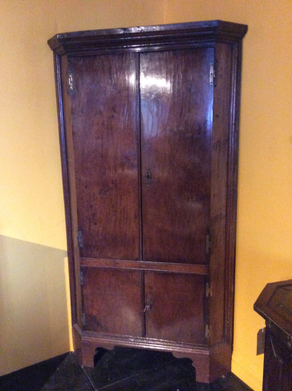 18thC Walnut and oak corner cupboard