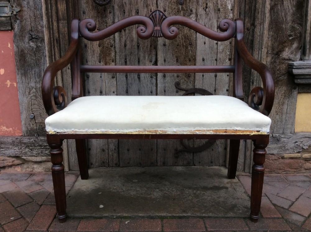 19thC 2 seater Mahogany small sofa window seat c.1830