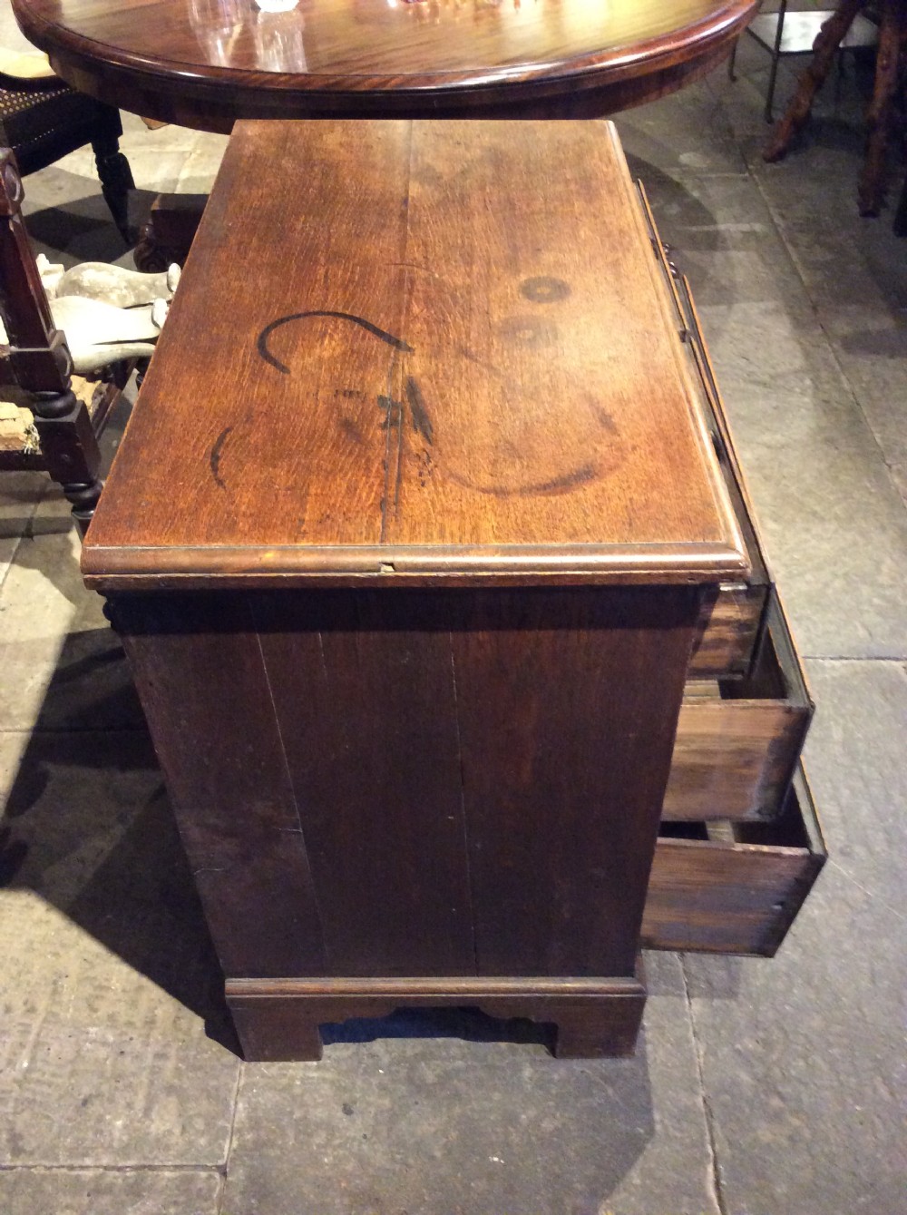 18thC small Oak chest of drawers on bracket feet View III
